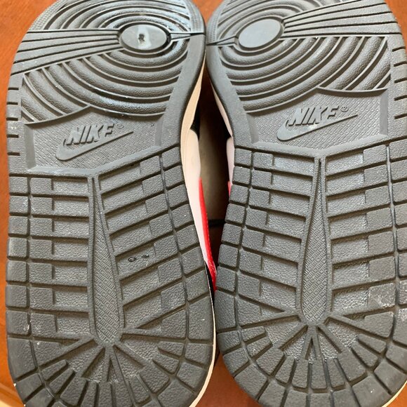 Nike Air Jordan 1  Mid 'Bred Toe'  Swoosh  Sneakers Sz.11.5 - Picture 3 of 7